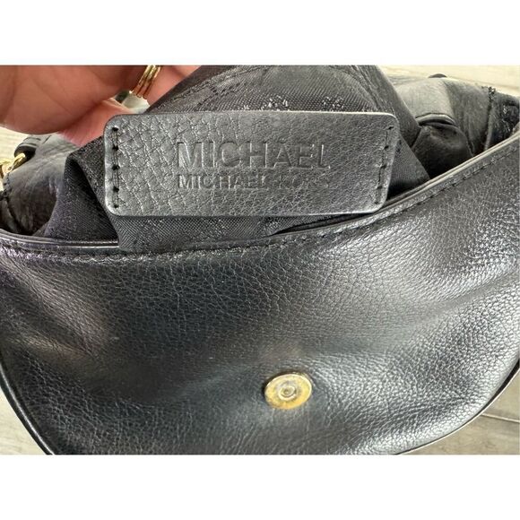 Michael Kors Bedford Flap Black Leather Front Chain Strap‎ Crossbody Bag - Picture 5 of 12